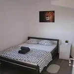 Apartman Aurelia Apartments, Vir