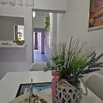 Aurelia Apartments, Apartman *
