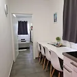Aurelia Apartments, Apartman Vir