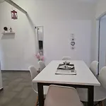Aurelia Apartments, Apartman Vir