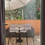 Aurelia Apartments, * Vir