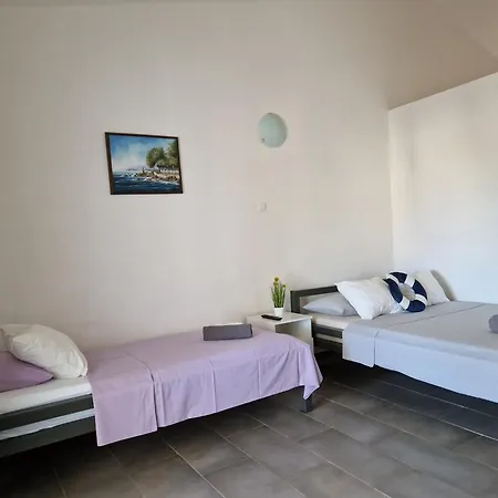 Aurelia Apartments, 아파트 *