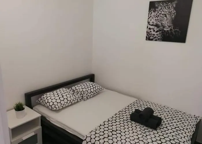 Aurelia Apartments, 아파트