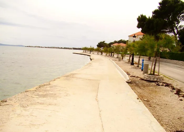 Aurelia Apartments,