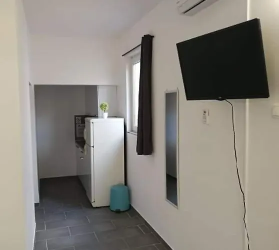 Aurelia Apartments,