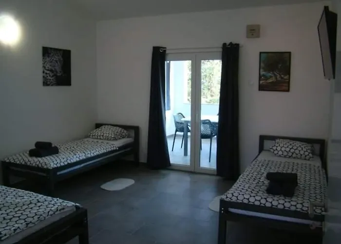 Aurelia Apartments, *