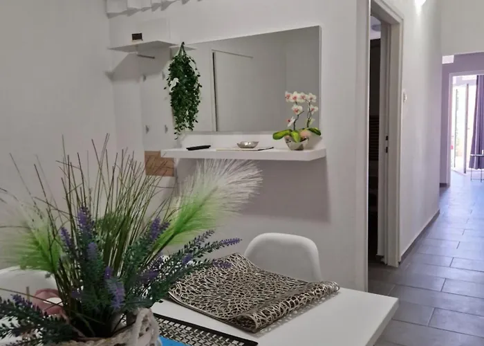 Aurelia Apartments, * 비르