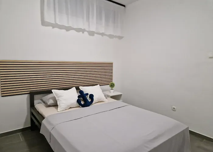 Aurelia Apartments,