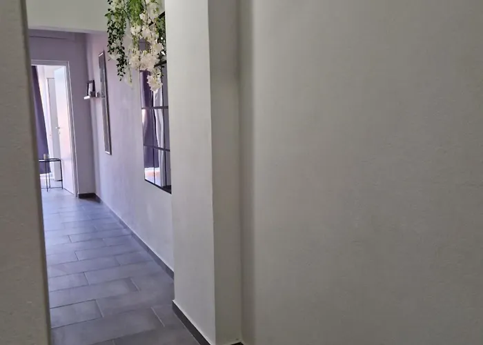 Aurelia Apartments, 아파트 *