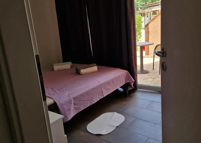 아파트 Aurelia Apartments, 비르