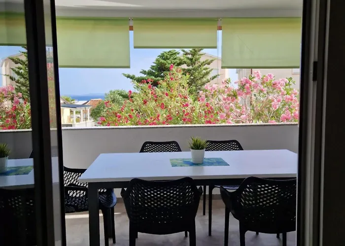 Aurelia Apartments, 아파트 *