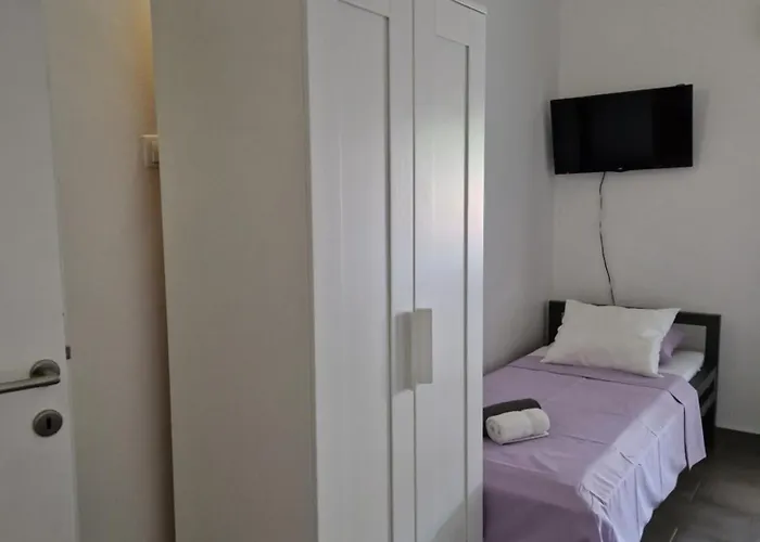 Aurelia Apartments, 아파트