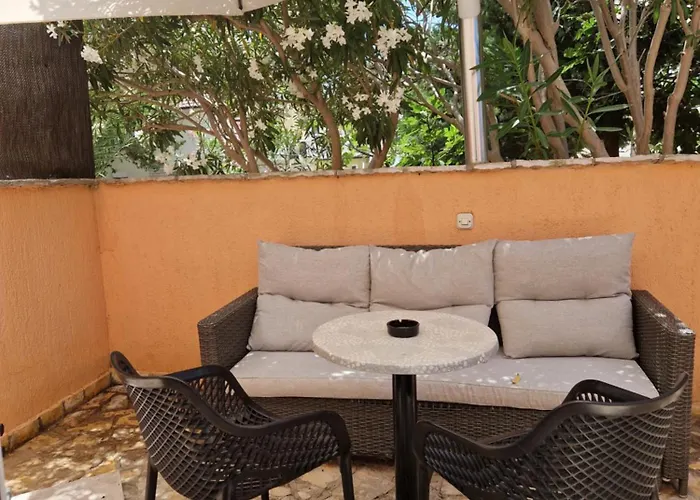 Aurelia Apartments,