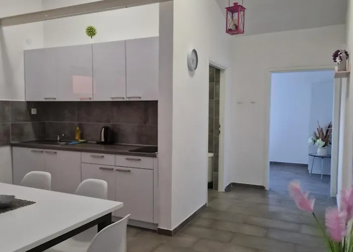 아파트 Aurelia Apartments, *