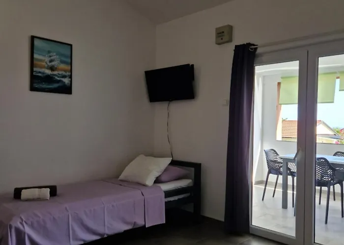 Aurelia Apartments, 아파트 비르