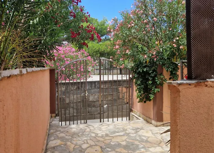 Aurelia Apartments,