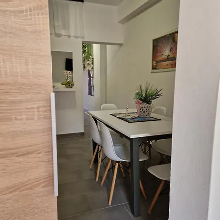 Aurelia Apartments,