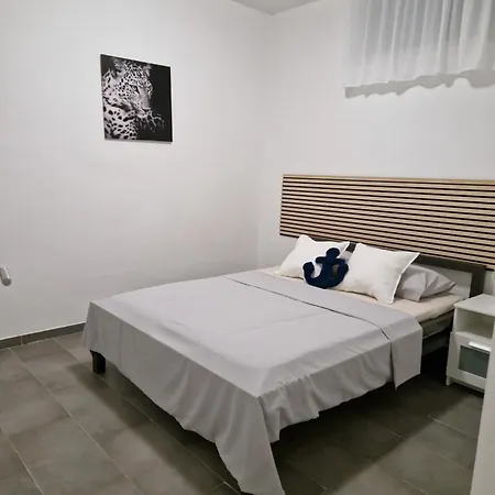 Aurelia Apartments, Apartman *