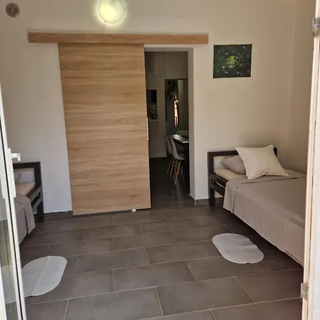 Aurelia Apartments, Apartment