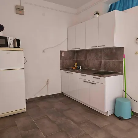 Apartment Aurelia Apartments, Vir