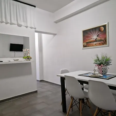 아파트 Aurelia Apartments, 비르