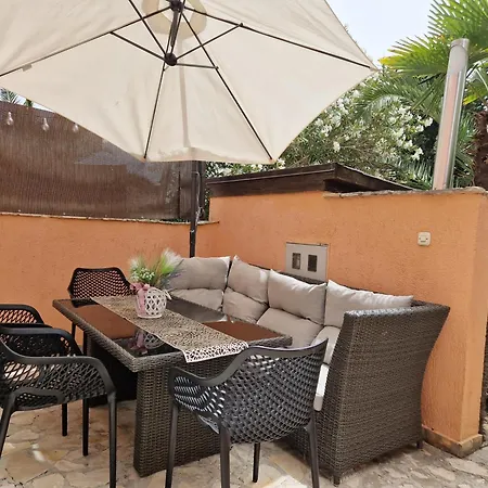 Aurelia Apartments, *