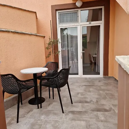 Aurelia Apartments, Apartman