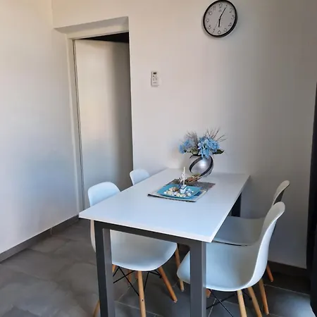 Apartman Aurelia Apartments, Vir