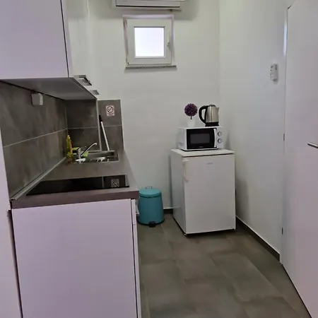 Aurelia Apartments, Apartman Vir