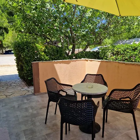 Aurelia Apartments, Apartman