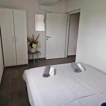 Apartman Aurelia Apartments, Vir