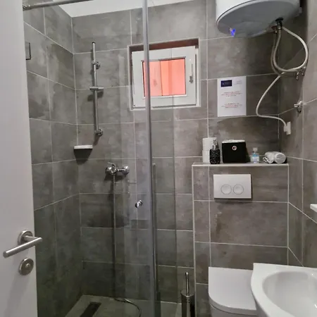 Aurelia Apartments, Apartment