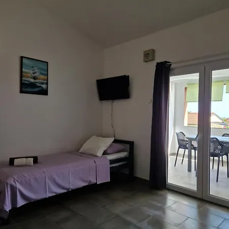 Aurelia Apartments, Appartement Vir