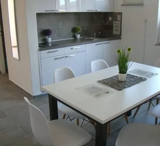 Aurelia Apartments, شقة فير