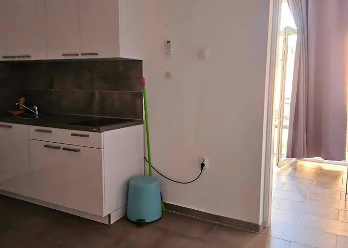 Aurelia Apartments,
