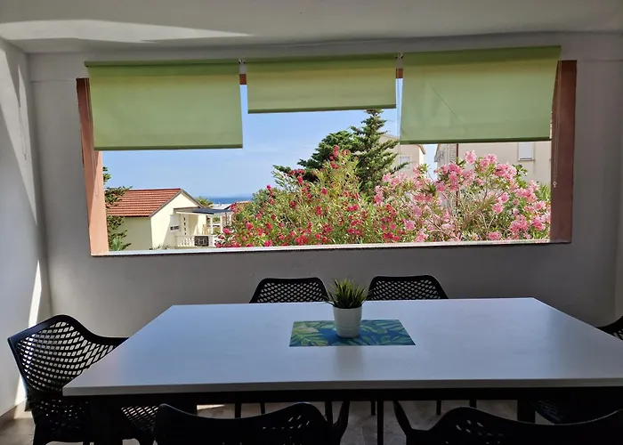 Aurelia Apartments, فير